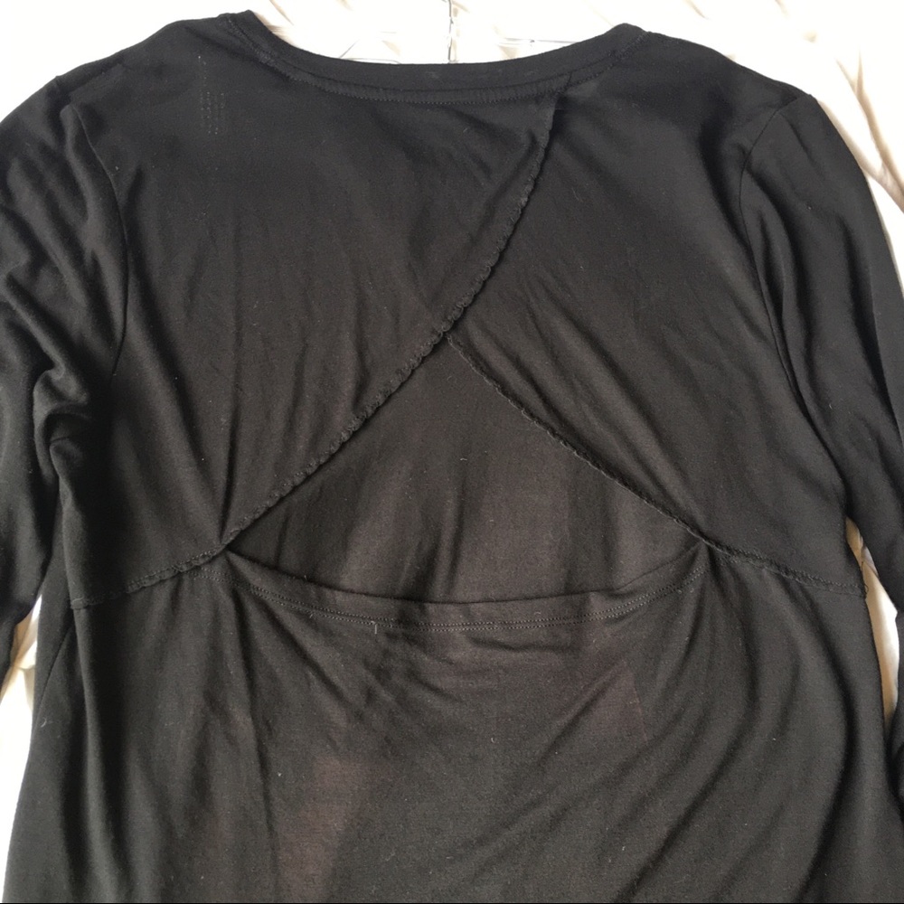 Old Navy Active Go-Dry long sleeve shirt